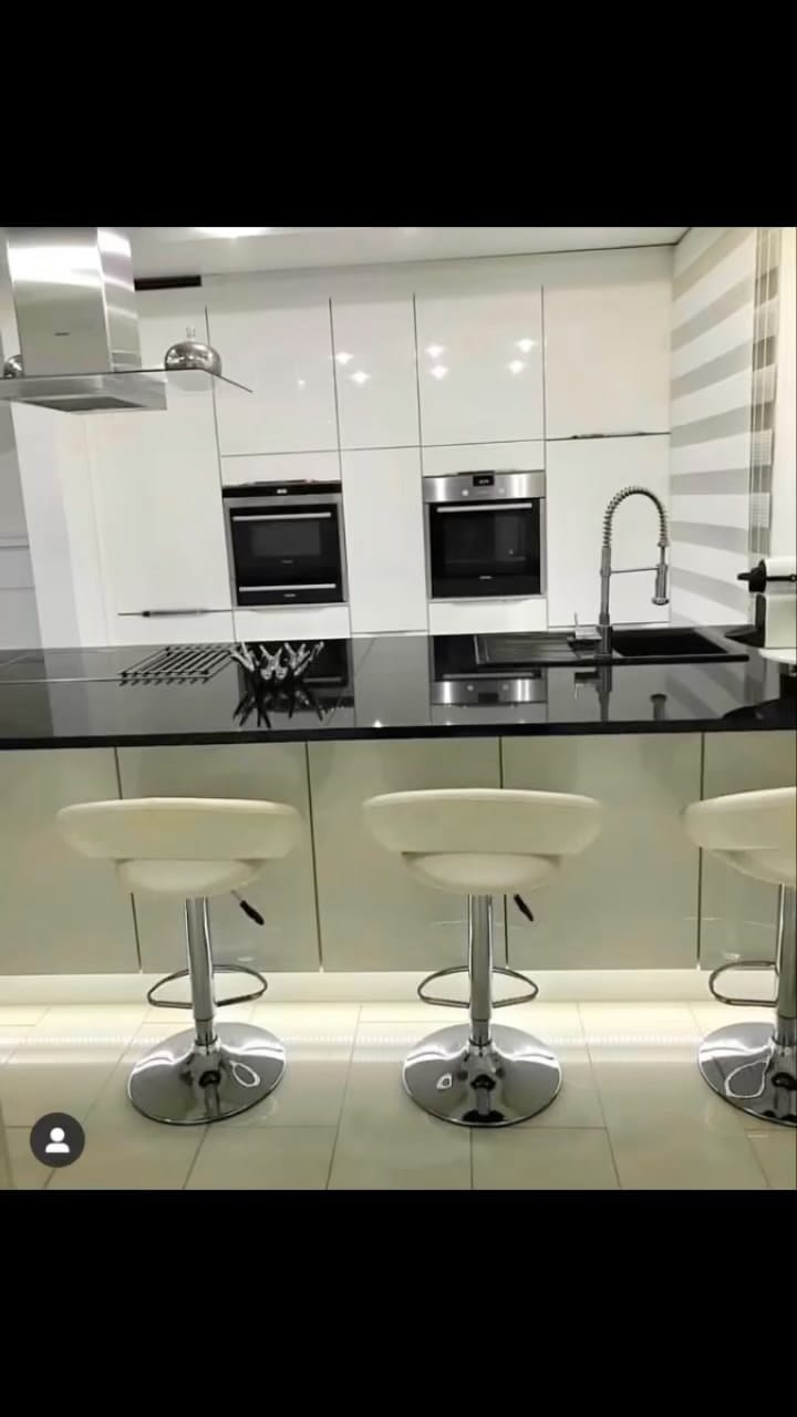 Post 10 by Yüksel on Instagram (video)