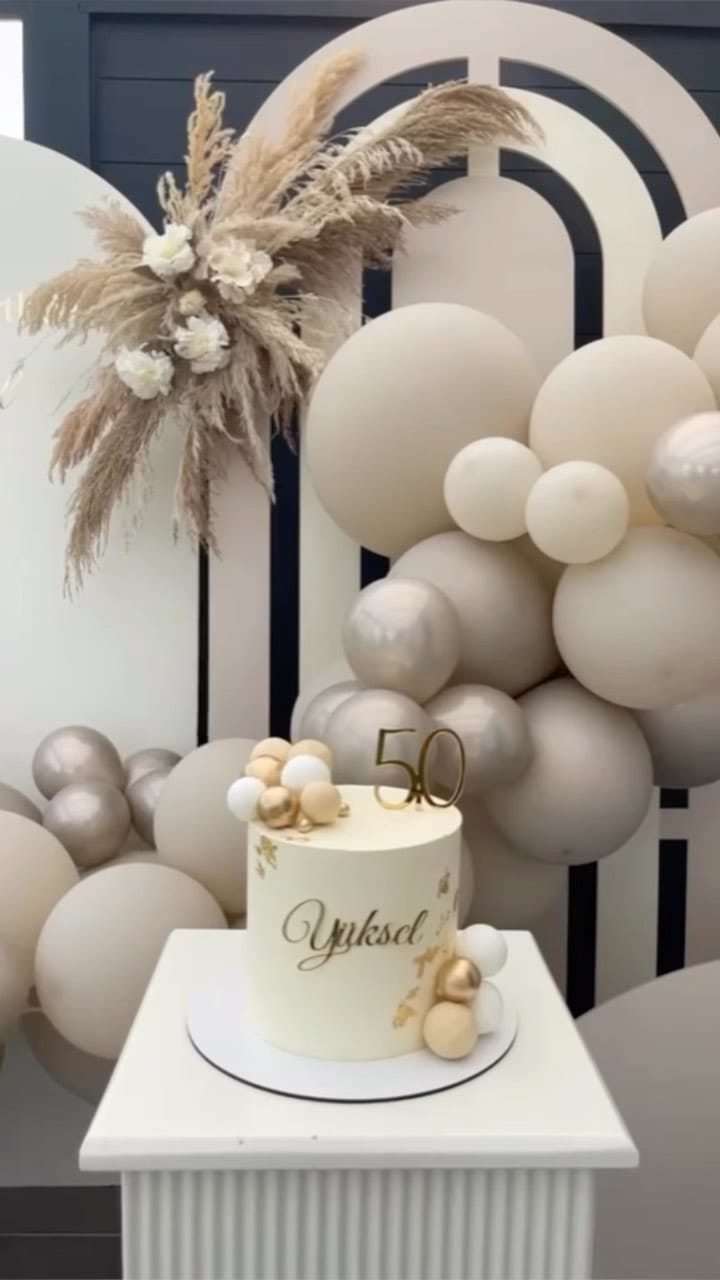 Post 4 by Yüksel on Instagram (video)