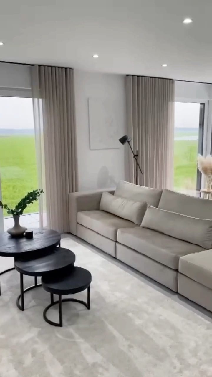 Post 8 by Yüksel on Instagram (video)