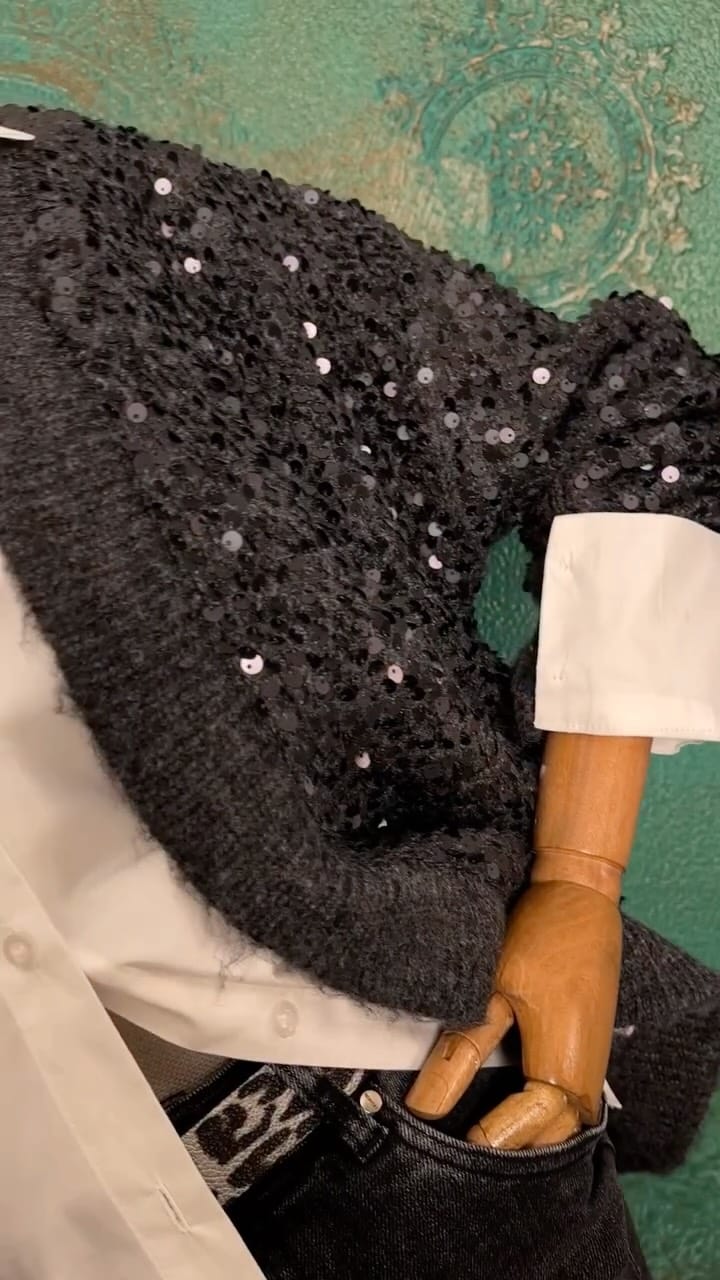 Post 2 by Eliz Butik on Instagram (video)
