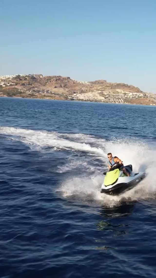 Post 4 by UMUT AKSU on Instagram (video)