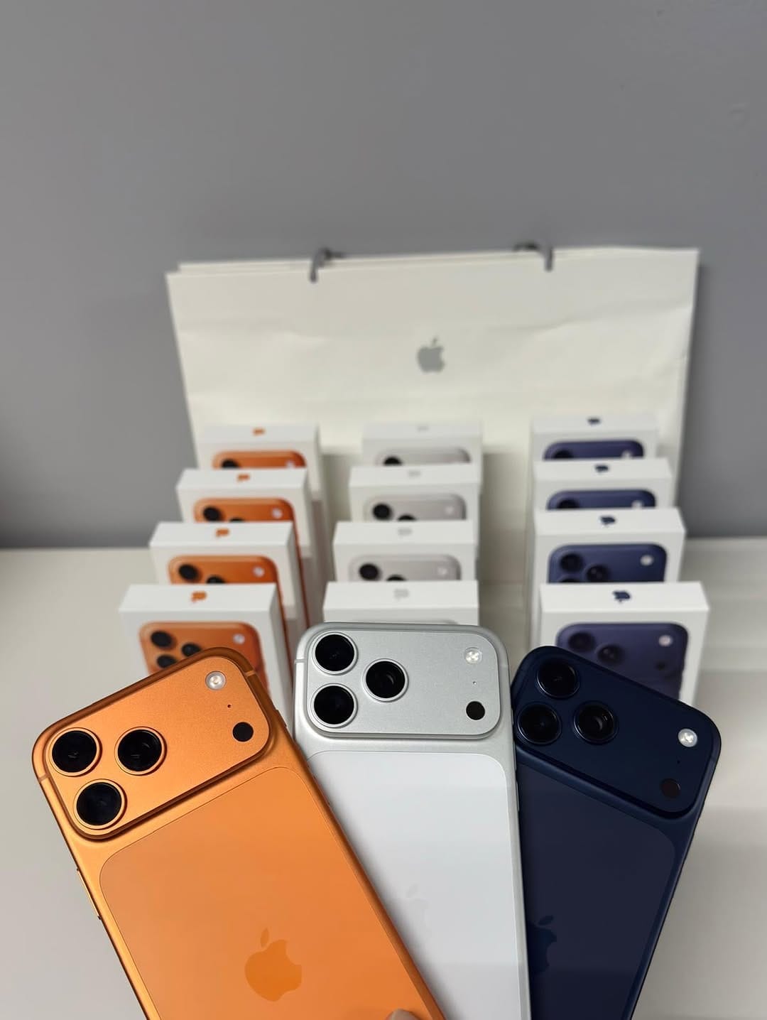 Post 8 by M Wireless | iPhone , Samsung, iPads & more on Instagram (image)