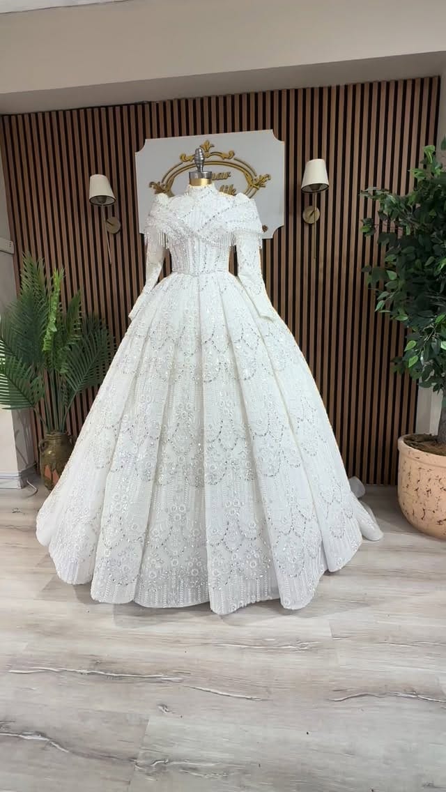 Post 2 by Kocaeli Gelinlik Nişanlık Bindallı Kuaför on Instagram (video)