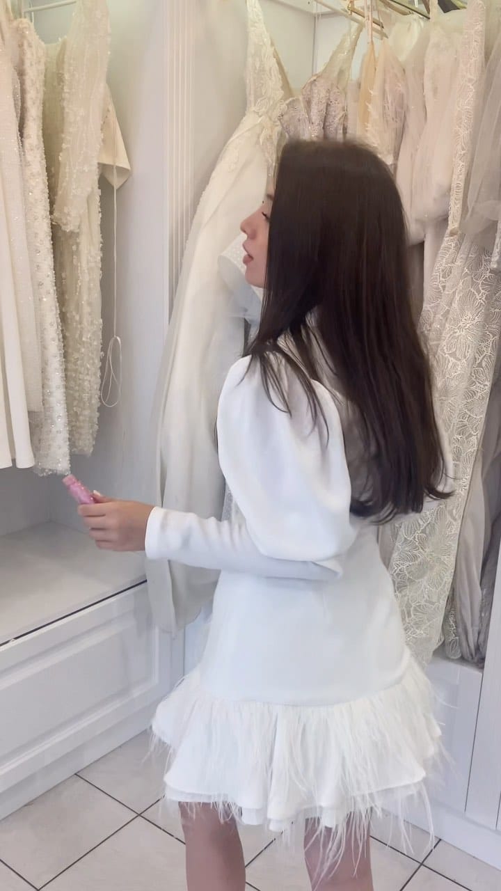 Post 7 by MERCI  (KİRALIK ELBİSE) on Instagram (video)