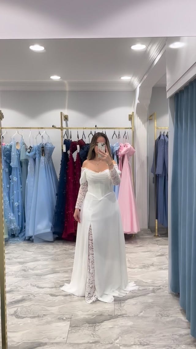 Post 10 by Öz Şahin Abiye on Instagram (video)