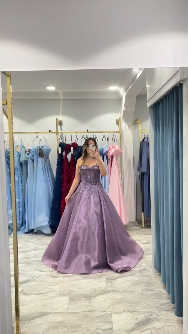 Post 8 by Öz Şahin Abiye on Instagram (video)