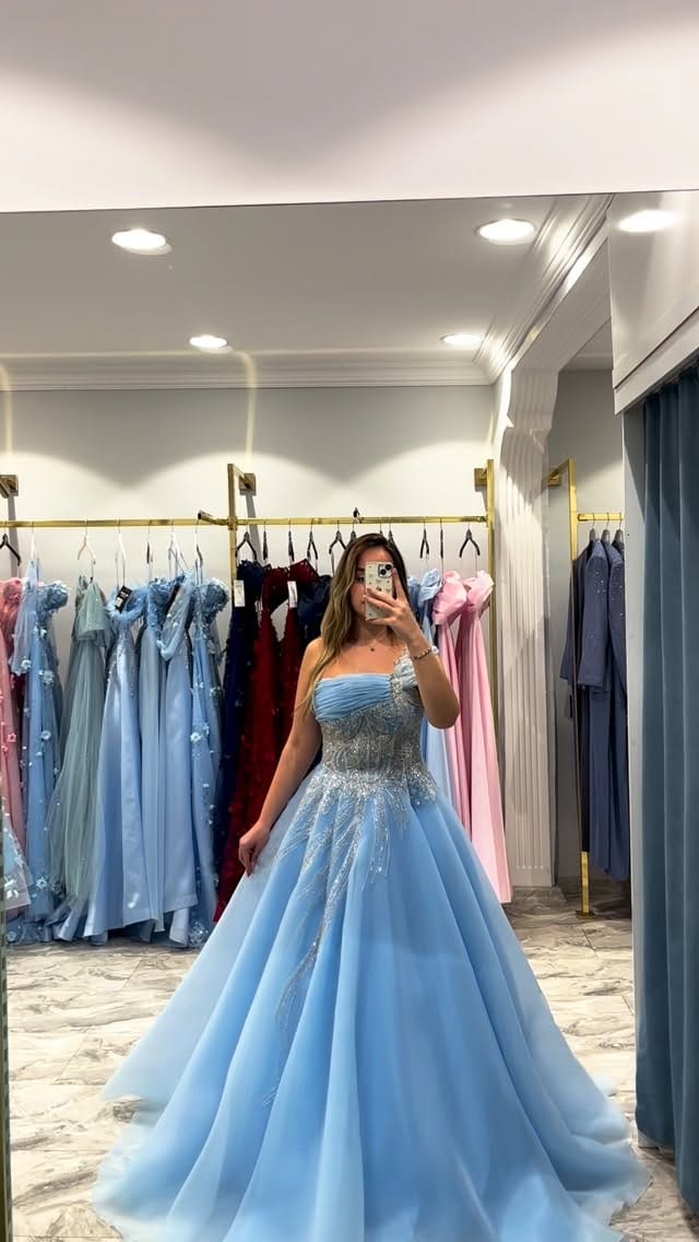 Post 5 by Öz Şahin Abiye on Instagram (video)