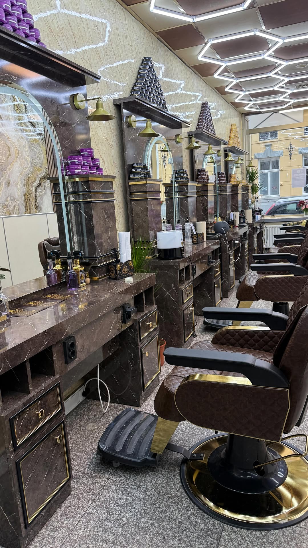 Post 6 by KAMFURSHOP | Salon Furniture on Instagram (video)