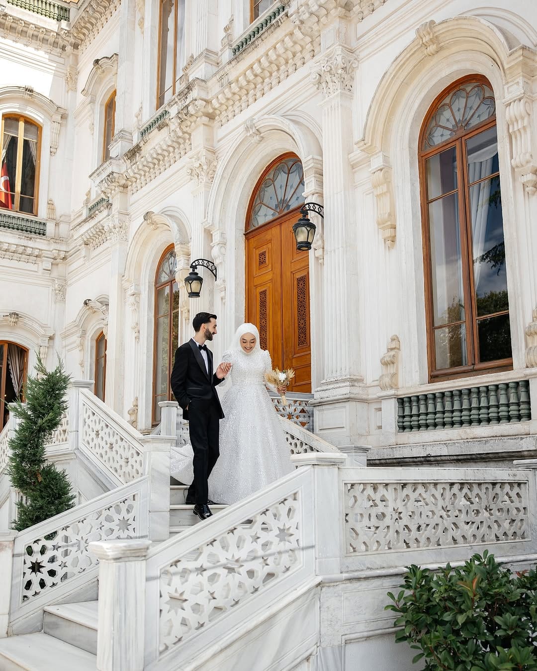 Post 7 by KANEVİÇE MODA EVİ SULTANBEYLİ on Instagram (carousel)