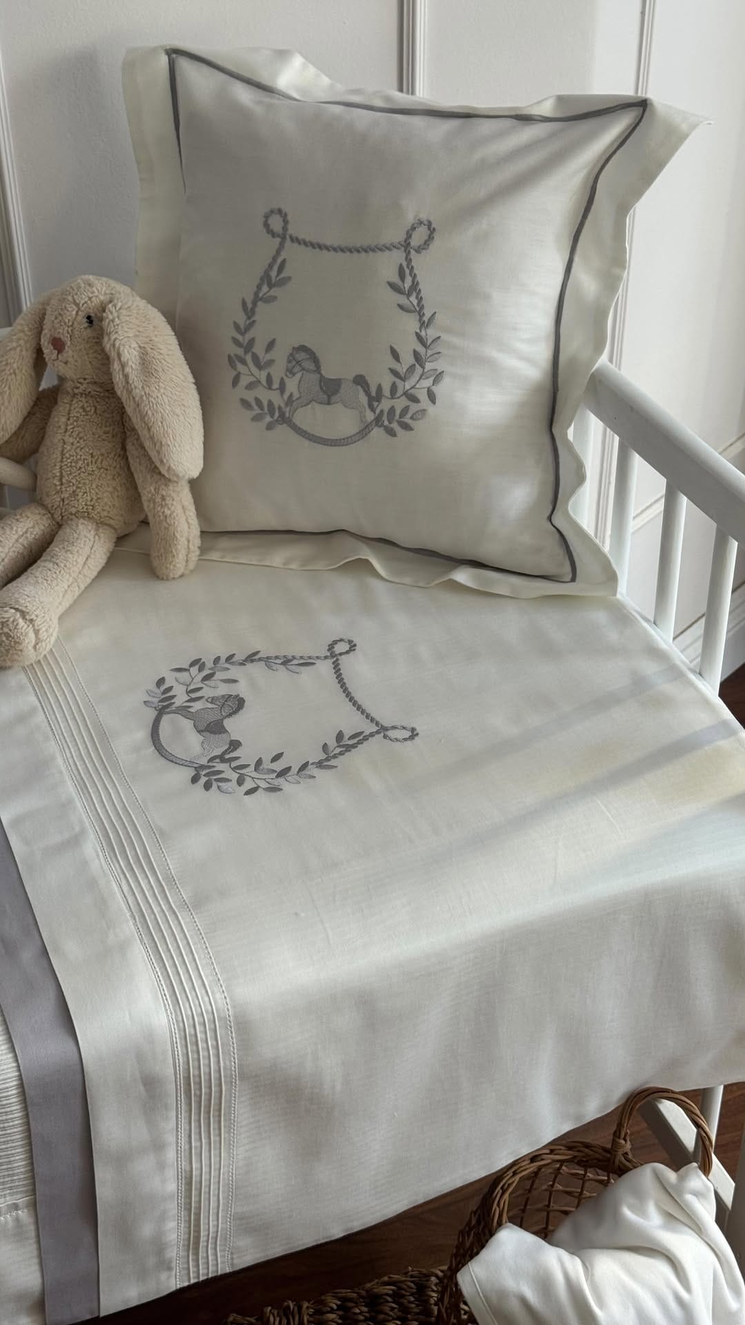 Post 4 by Dantelli Home on Instagram (video)