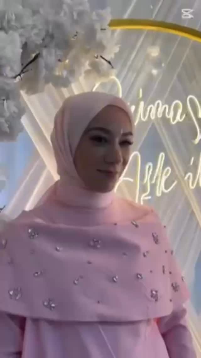 Post 2 by Ayşe Sarıkaya on Instagram (video)