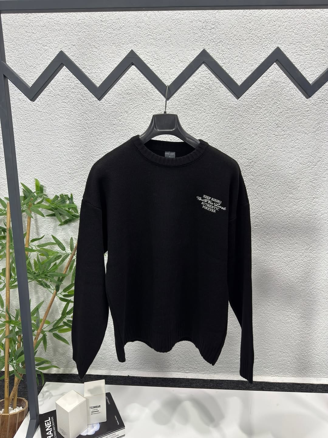 Post 10 by 733wear on Instagram (image)