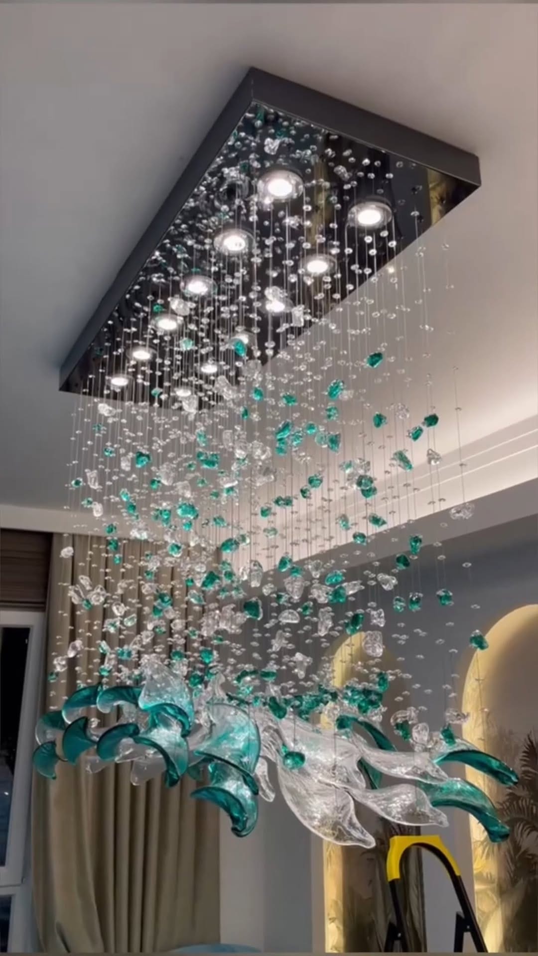 Post 6 by Caspian Lighting - İşıqlandırma vasitələri on Instagram (video)