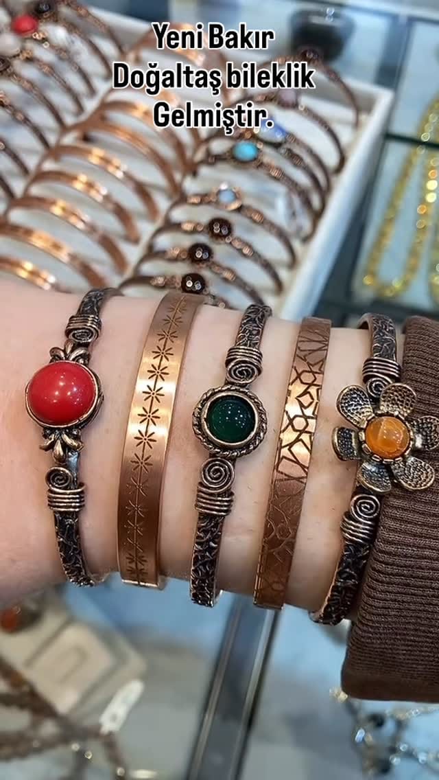 Post 2 by Akuamarin on Instagram (video)