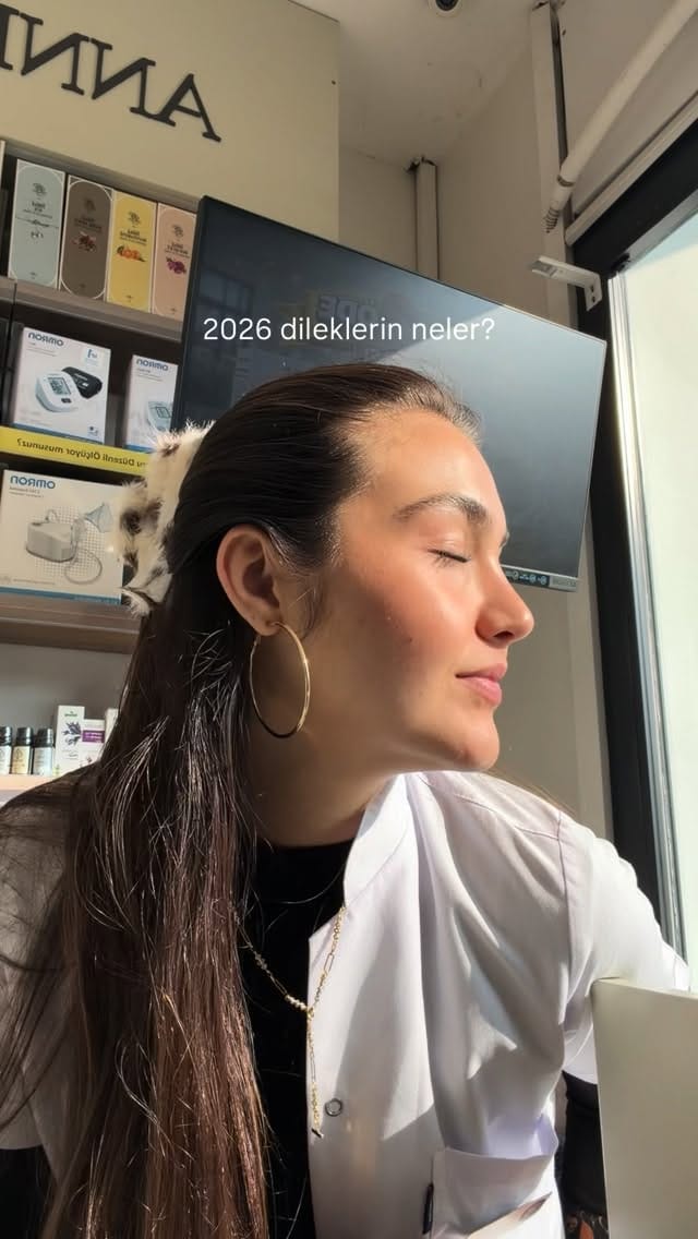 Post 1 by Ecz. Gökçenaz Çallı on Instagram (video)