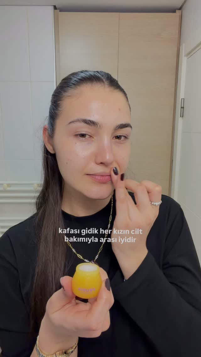 Post 3 by Ecz. Gökçenaz Çallı on Instagram (video)