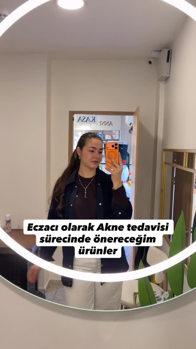 Post 6 by Ecz. Gökçenaz Çallı on Instagram (video)