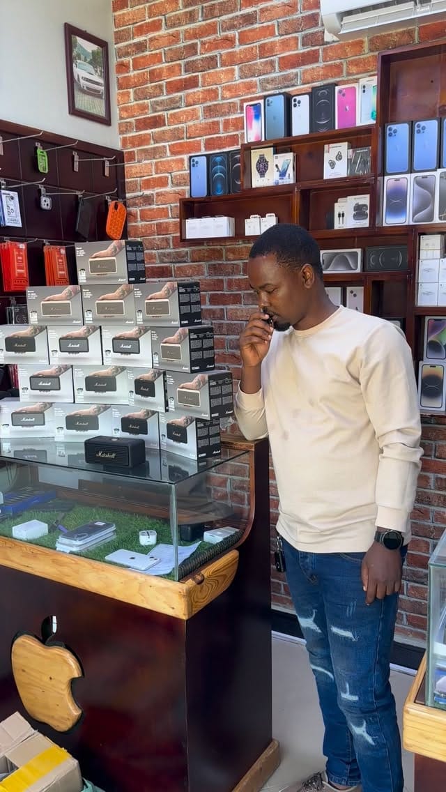 Post 3 by IPHONE ,SAMSUNG on Instagram (video)