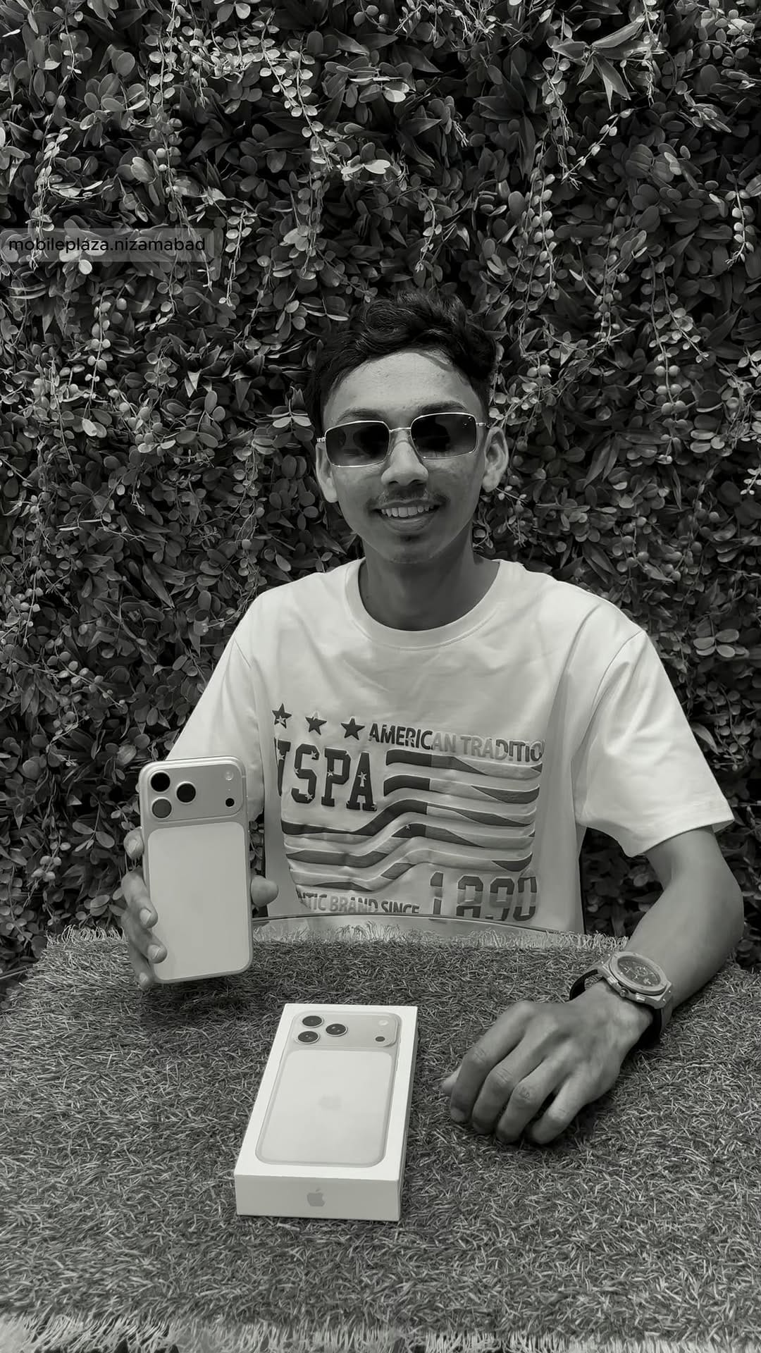 Post 1 by Mobile Plaza on Instagram (video)