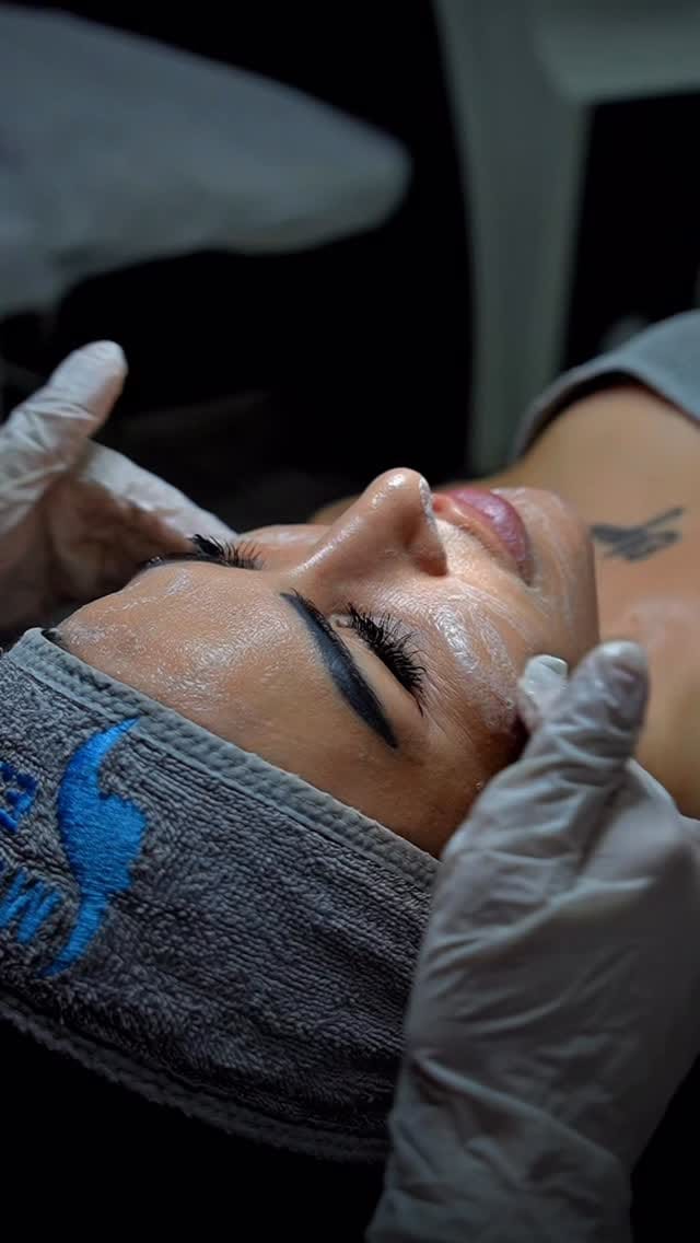 Post 7 by VİÂDERM BEAUTY on Instagram (video)