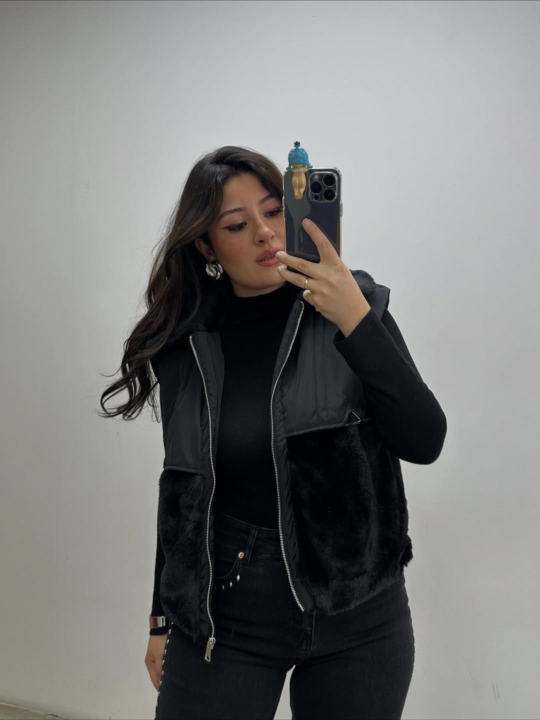 Post 4 by Femmes Butik on Instagram (carousel)