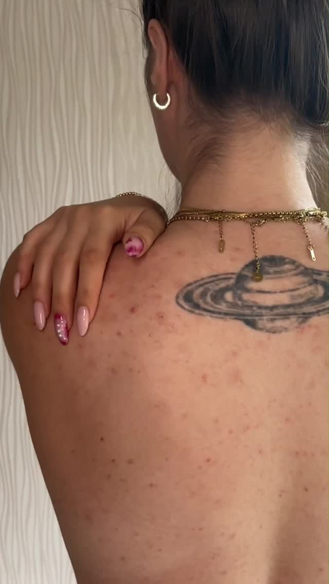 Post 7 by Inaessentials Romania on Instagram (video)