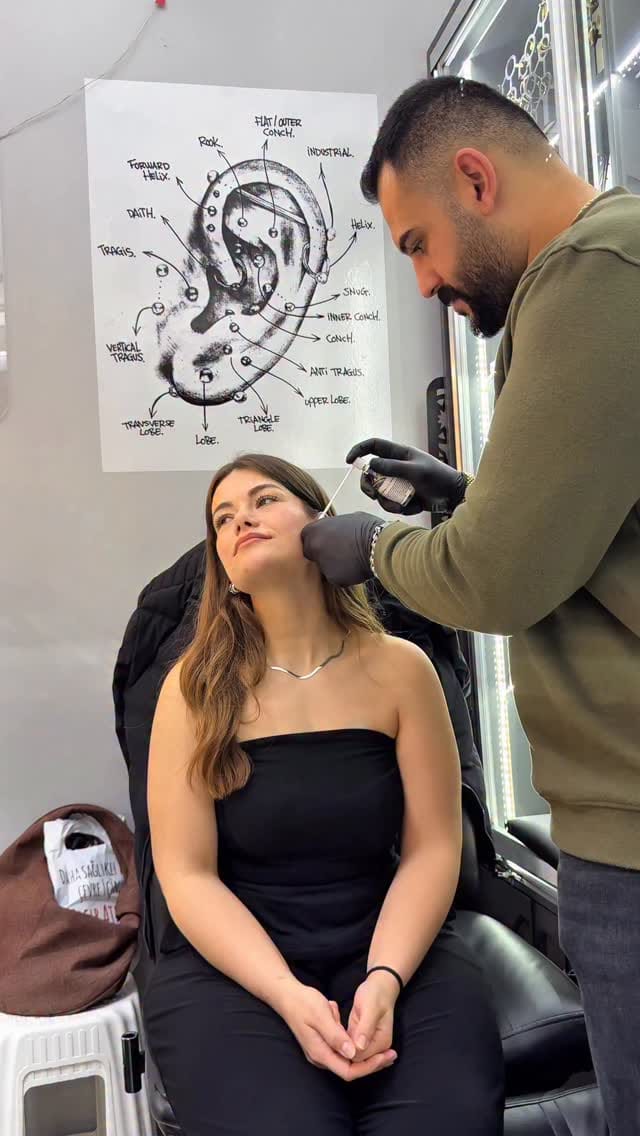 Post 1 by Alyansım Gümüş Evi İyaş AVM on Instagram (video)