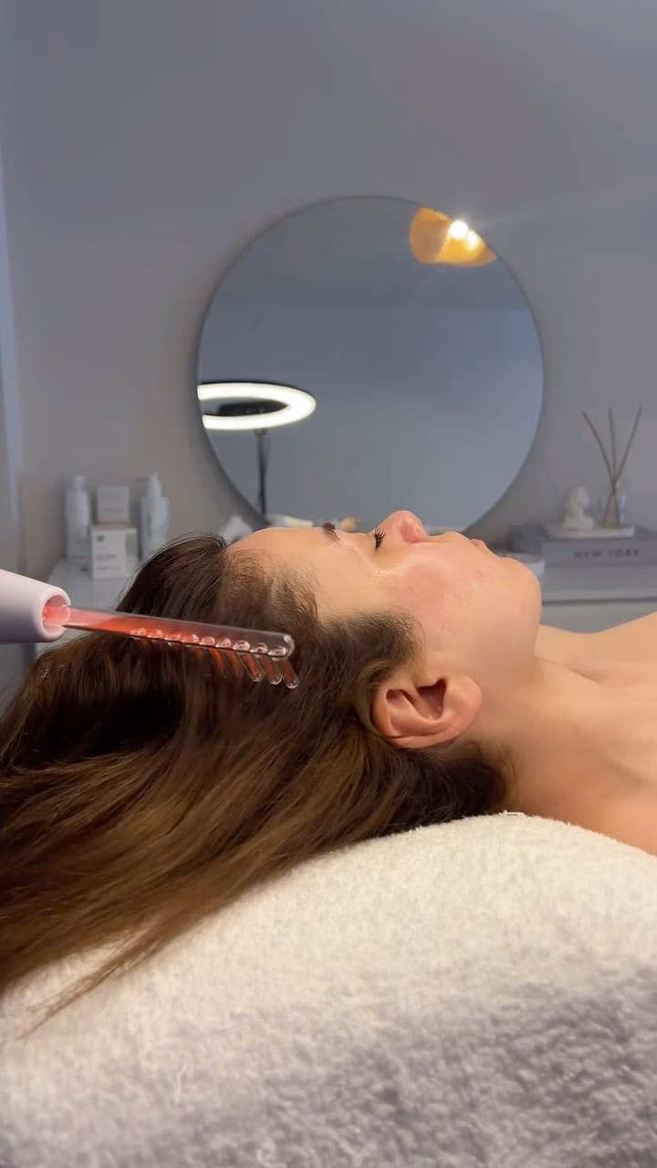 Post 10 by Aya Beauty on Instagram (video)