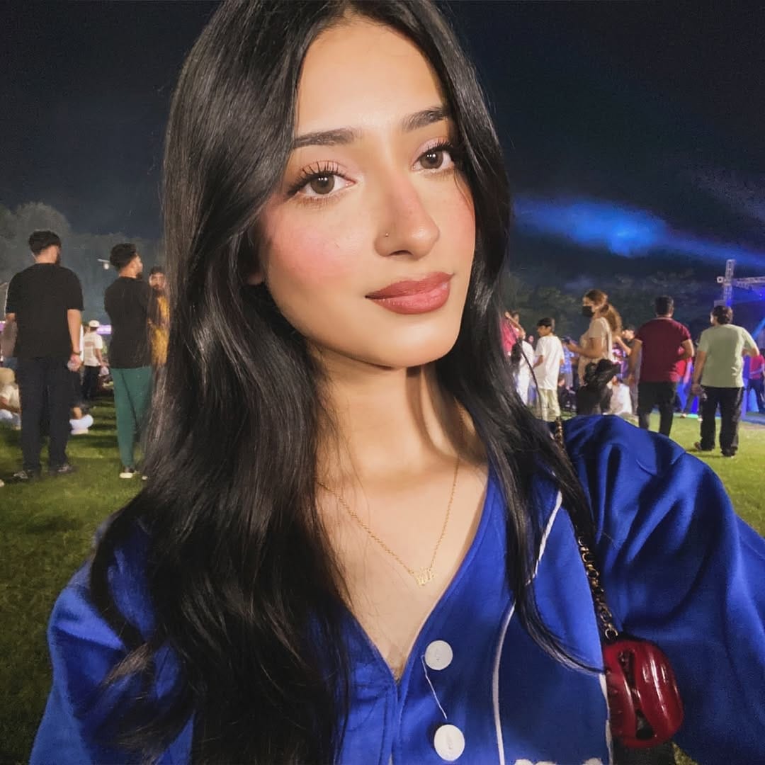 Post 5 by rafia on Instagram (carousel)