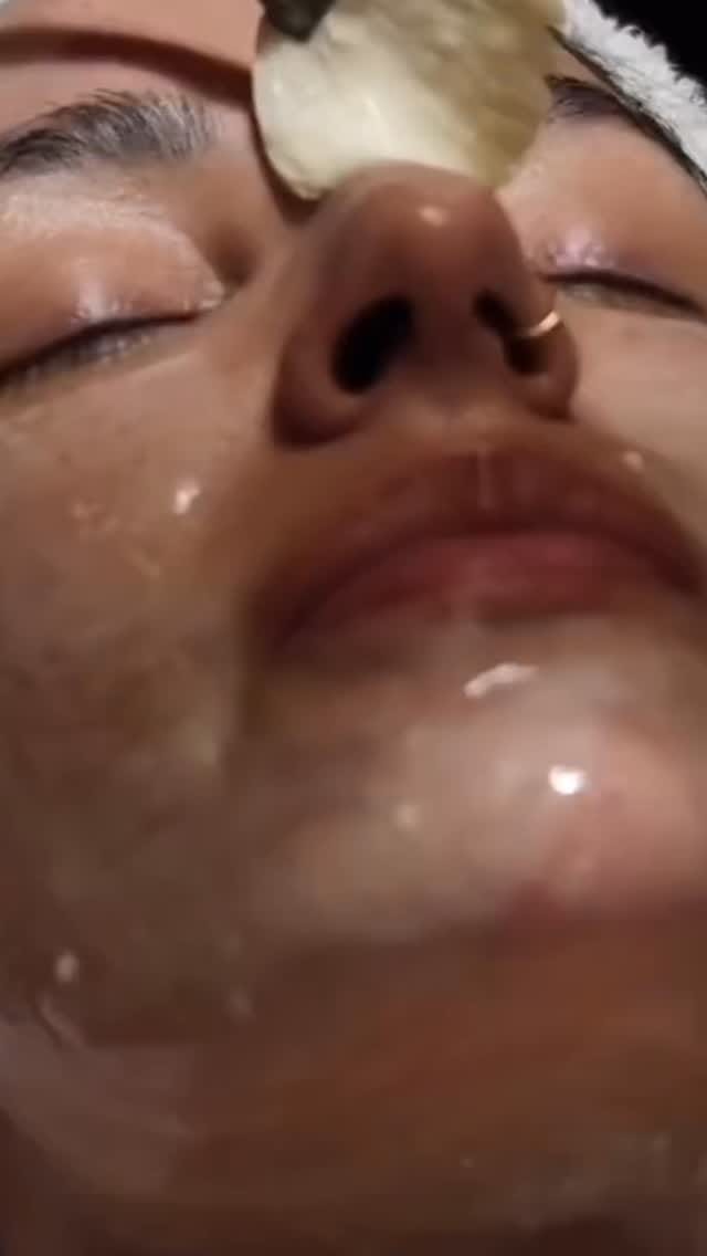 Post 7 by Duygu Işıkman Güzellik Merkezi on Instagram (video)