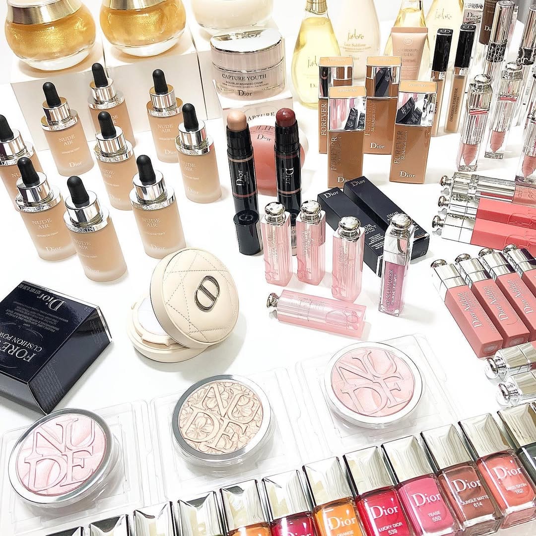Post 8 by Deluxe Kozmetik / Kozmetik, Cilt Bakımı ve Parfum on Instagram (carousel)