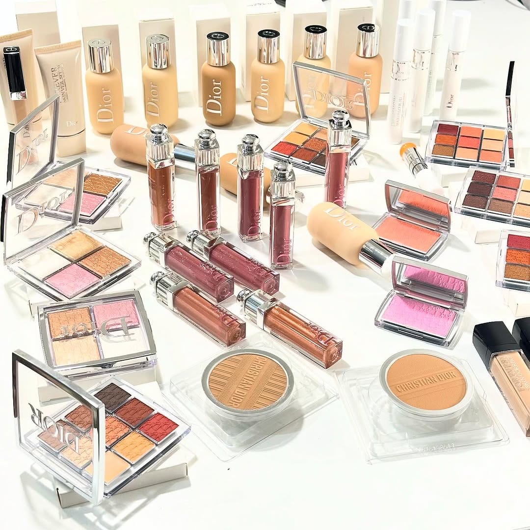 Post 2 by Deluxe Kozmetik / Kozmetik, Cilt Bakımı ve Parfum on Instagram (carousel)