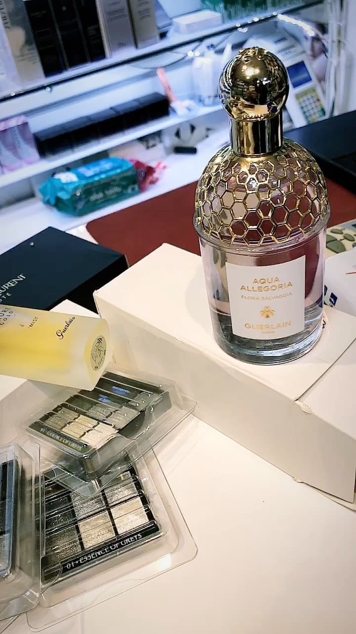 Post 7 by Deluxe Kozmetik / Kozmetik, Cilt Bakımı ve Parfum on Instagram (video)