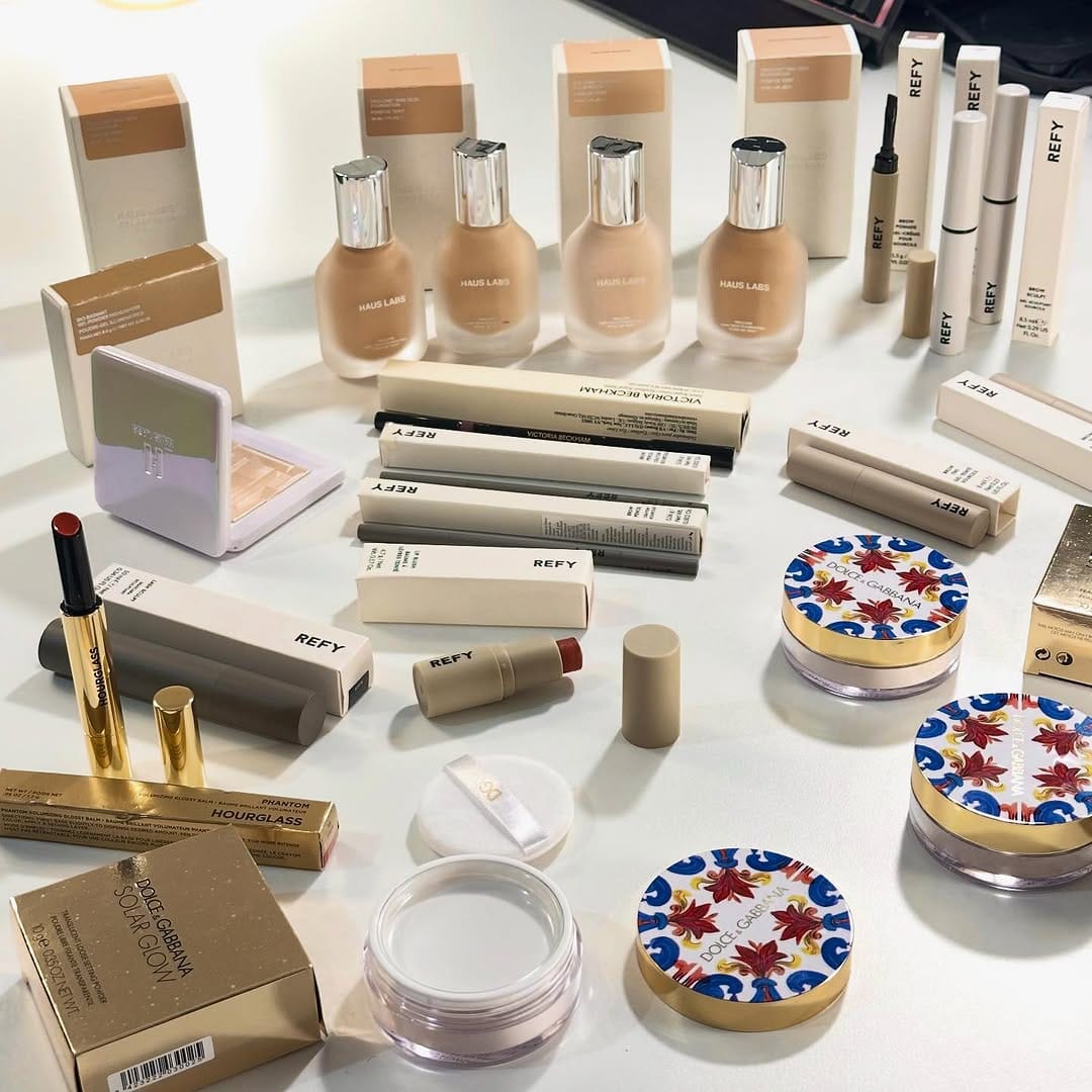Post 5 by Deluxe Kozmetik / Kozmetik, Cilt Bakımı ve Parfum on Instagram (carousel)