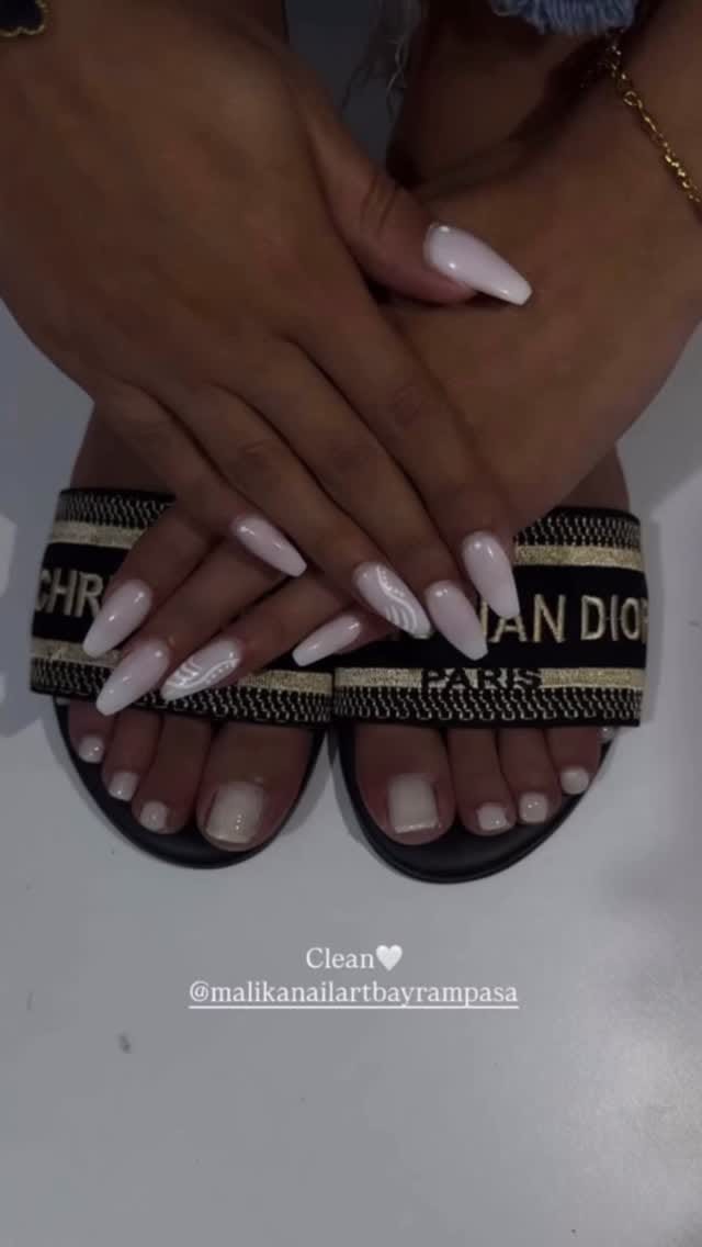 Post 4 by Malika Nail Art on Instagram (video)