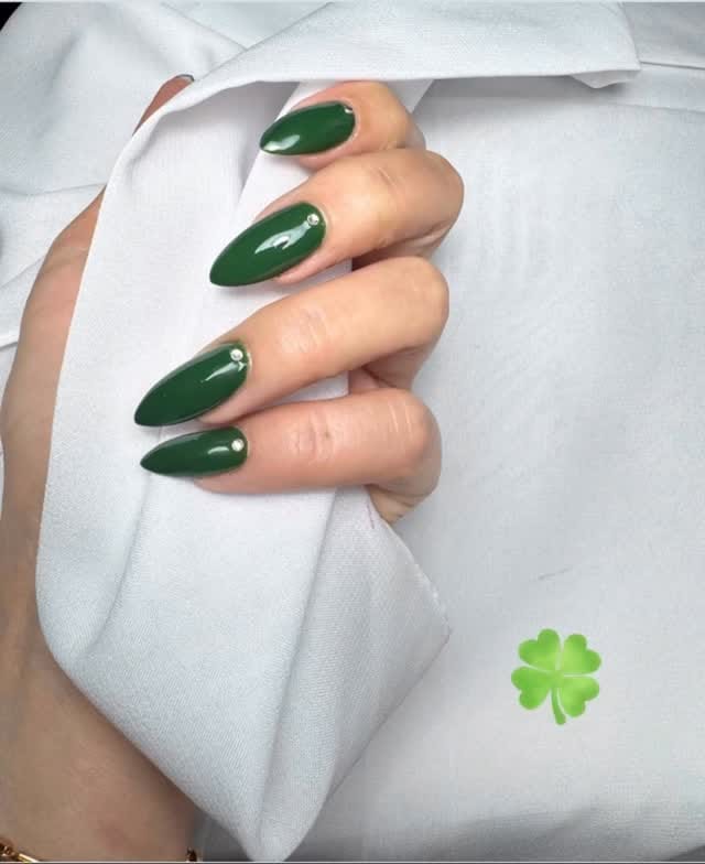Post 2 by Malika Nail Art on Instagram (video)