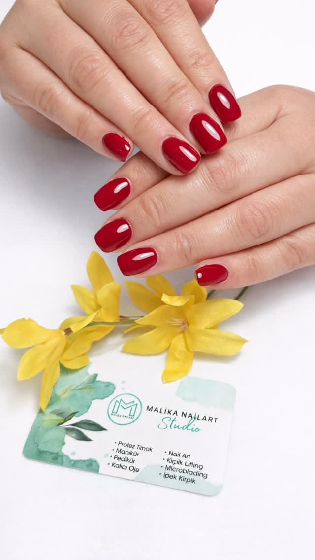 Post 6 by Malika Nail Art on Instagram (video)