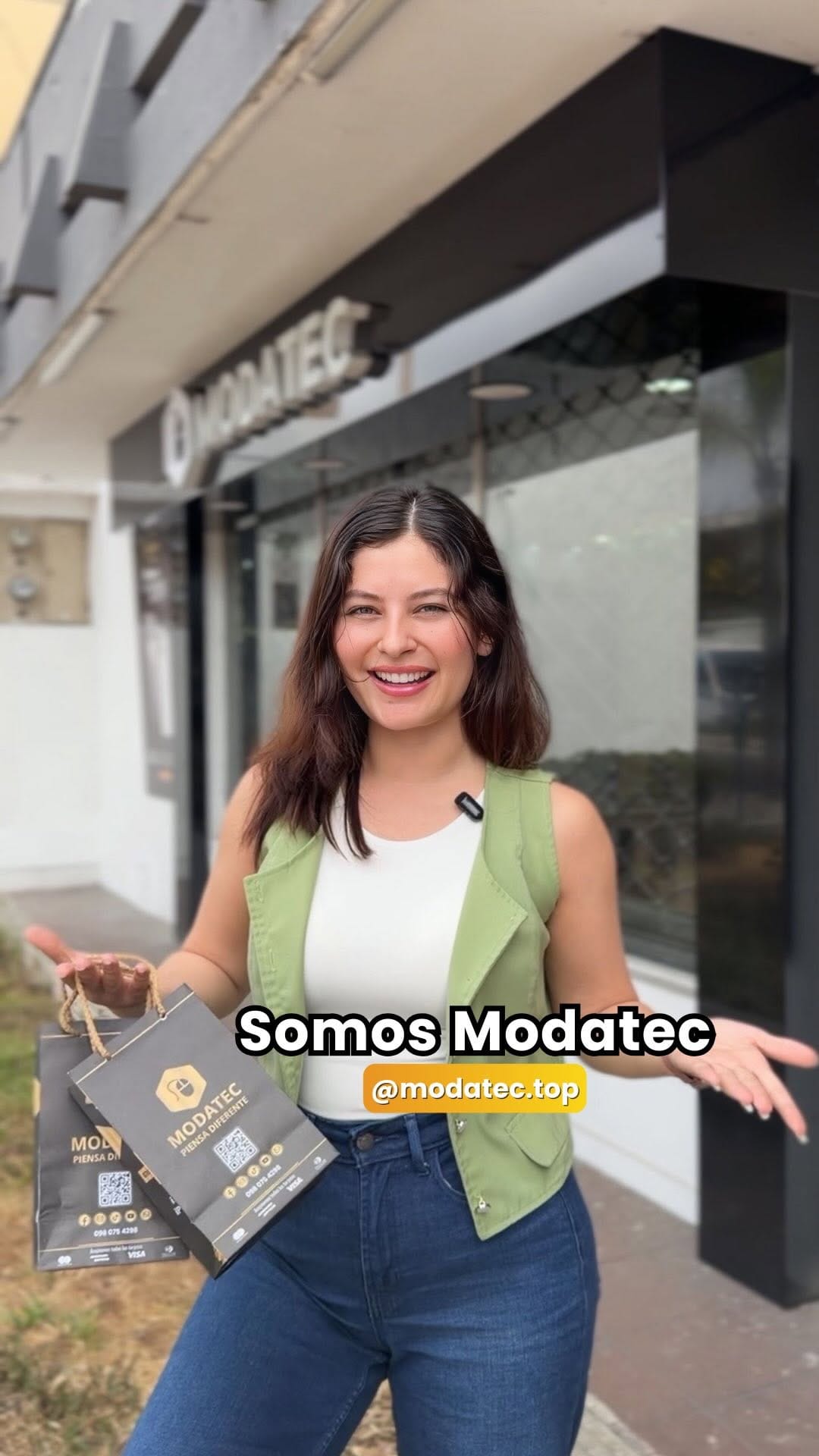 Post 10 by 📲 Tienda confiable de iPhone Ecuador 🇪🇨 on Instagram (video)