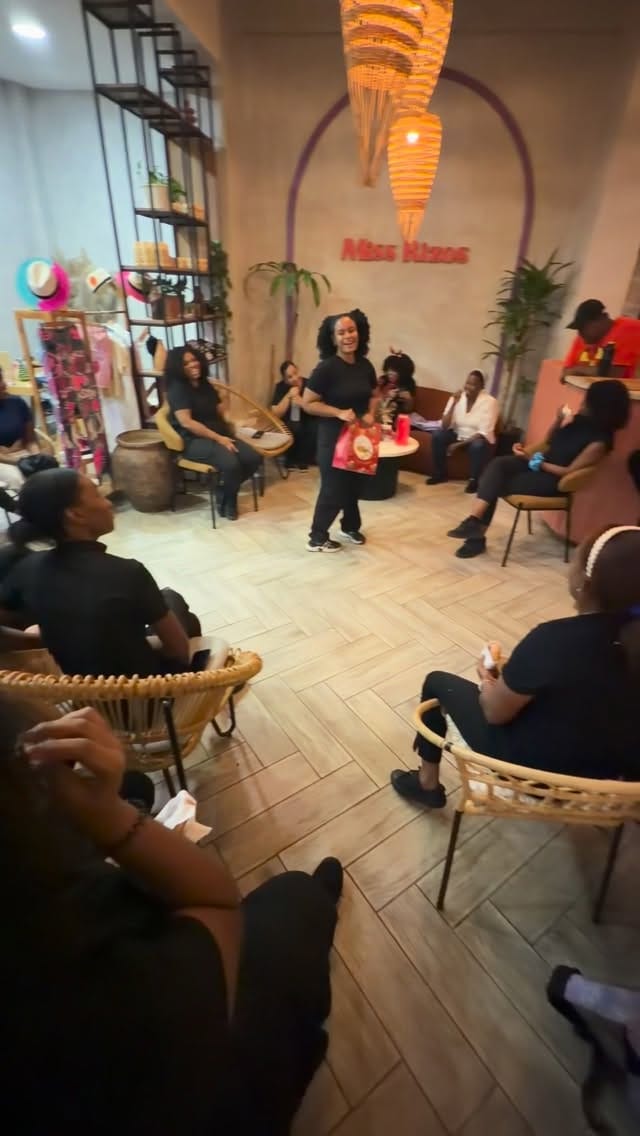 Post 6 by Wendy Castillo on Instagram (video)