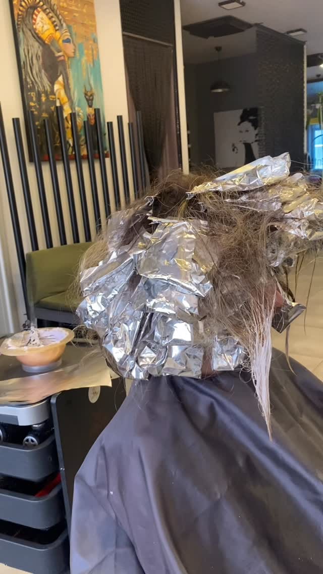 Post 4 by Differenthairmetrocity on Instagram (video)