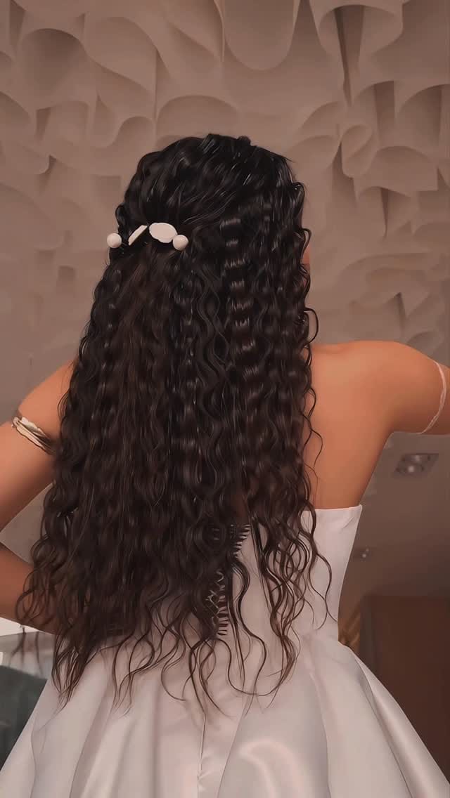 Post 6 by Nermin Uluat on Instagram (video)