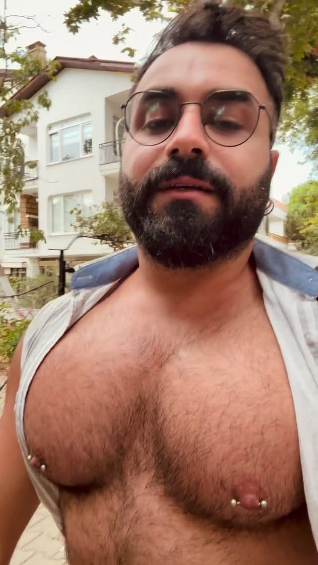 Post 3 by Emre on Instagram (video)