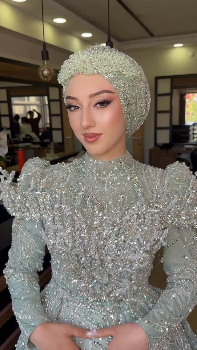 Post 6 by Ayşe Altun on Instagram (video)