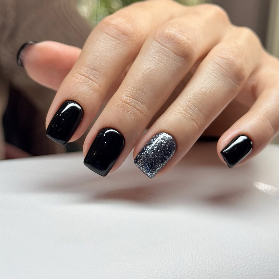 Post 5 by Mel’s Nails Tırnak Center on Instagram (image)