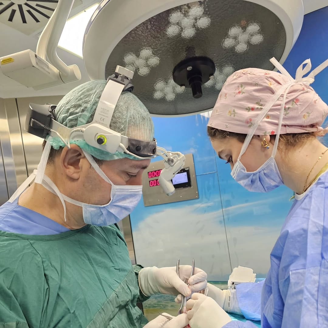 Post 6 by Op. Dr. Rahmi Özcelep on Instagram (carousel)
