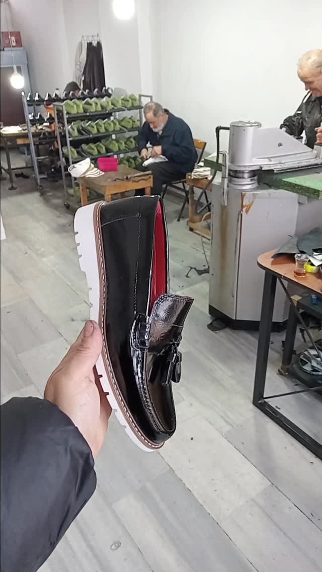Post 4 by KIRMIZI on Instagram (video)