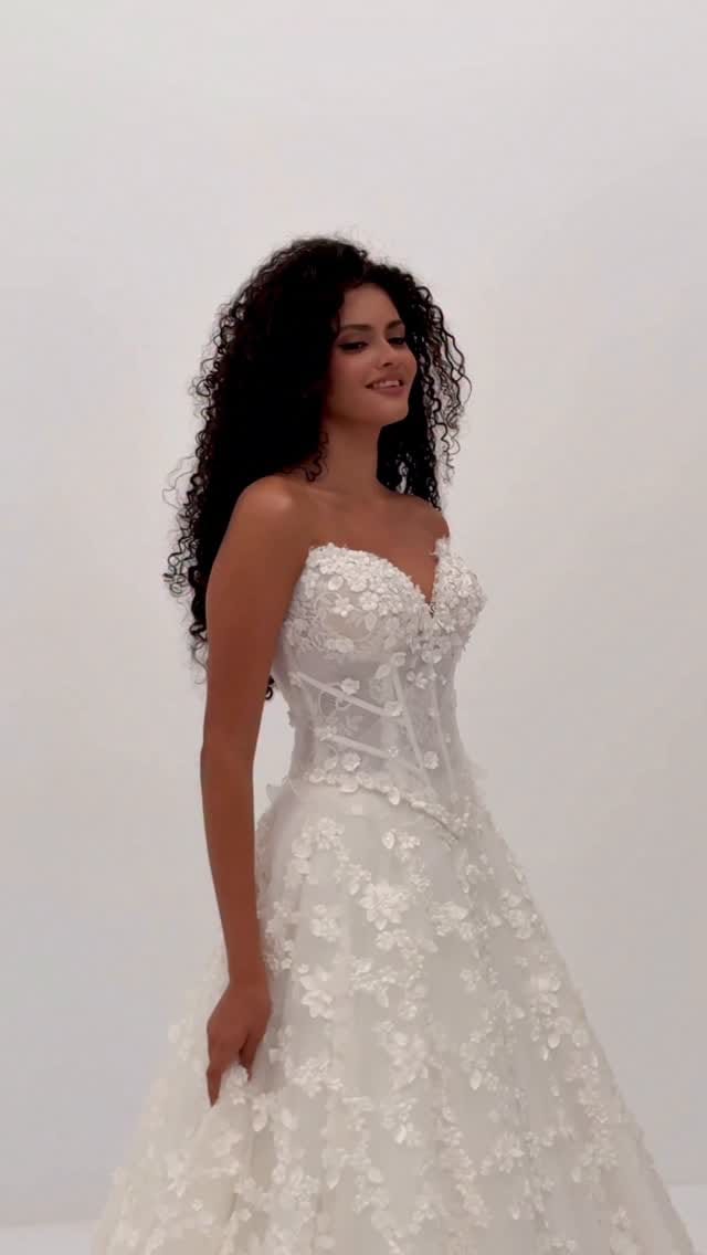 Post 3 by Dai Wedding on Instagram (video)