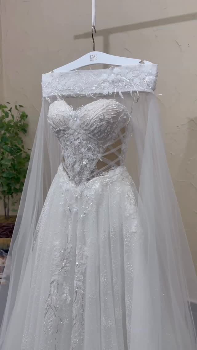 Post 7 by Dai Wedding on Instagram (video)