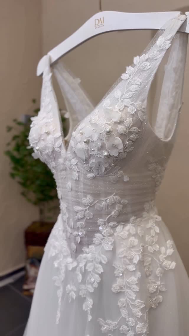 Post 1 by Dai Wedding on Instagram (video)