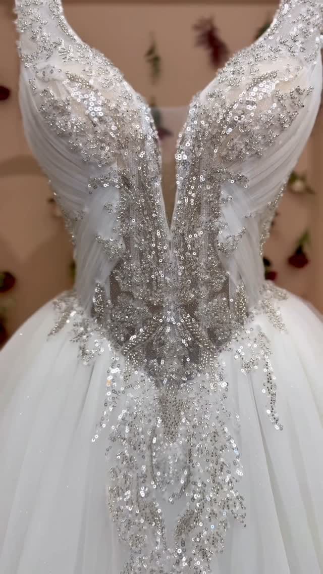 Post 4 by Dai Wedding on Instagram (video)